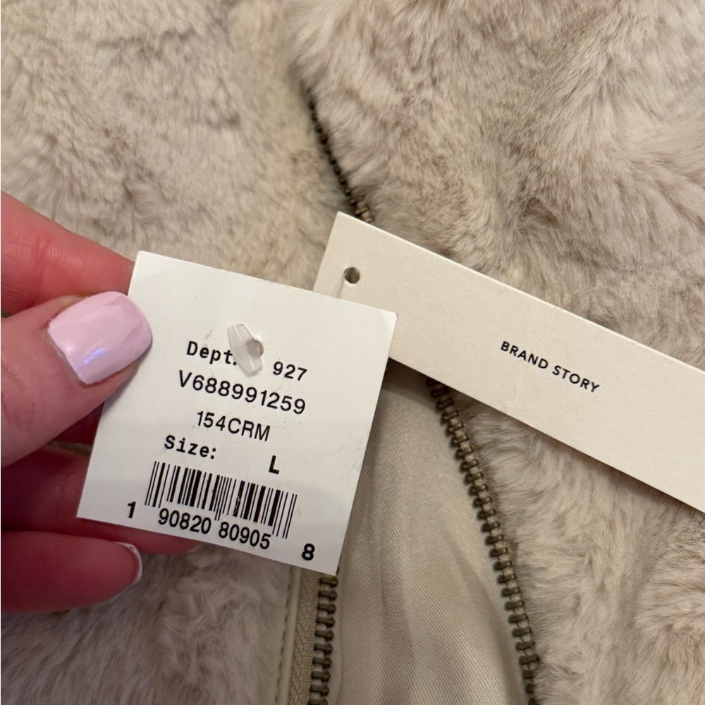 Vince Faux Fur Cream Jacket (Size: Large) - Picture 16 of 16